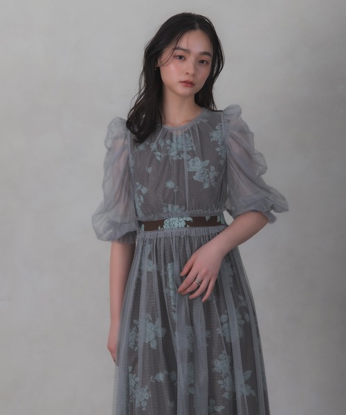 Rose of Sharon(ローズオブシャロン)の「シアーレイヤードパフ袖花柄ドレス(ドレス・レディース・ブラック/ブルー/ベージュ・M)」の7枚目の写真