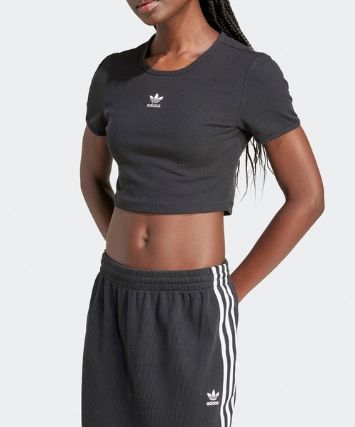 adidas(アディダス)の「adidas/アディダス ORI ESS RIB TEE クロップド丈 スリムフィット トレフォイルロゴ リブニットトップス 秋 秋服 2026年秋冬(Tシャツ/カットソー・レディース・ホワイト/ブラック・S/M/L/XS)」の4枚目の写真