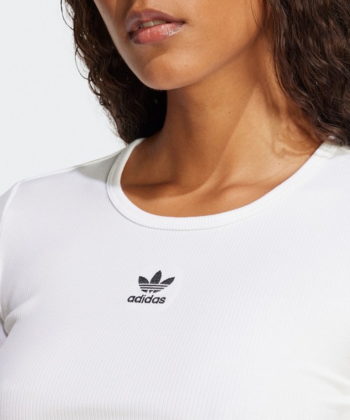 adidas(アディダス)の「adidas/アディダス ORI ESS RIB TEE クロップド丈 スリムフィット トレフォイルロゴ リブニットトップス 秋 秋服 2026年秋冬(Tシャツ/カットソー・レディース・ホワイト/ブラック・S/M/L/XS)」の10枚目の写真