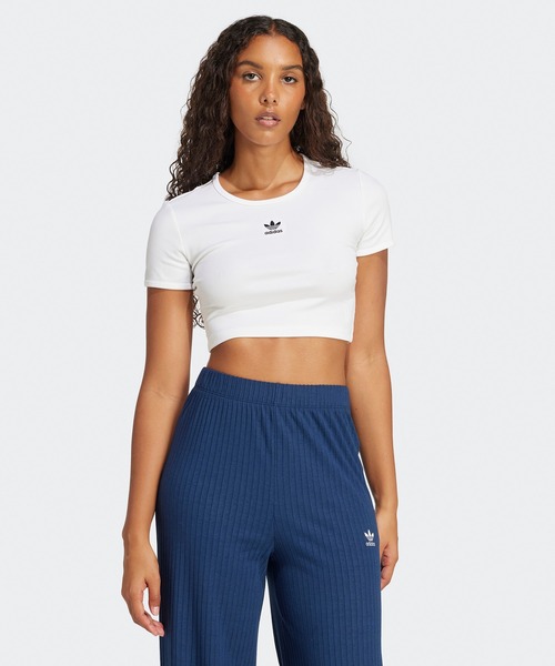 adidas(アディダス)の「adidas/アディダス ORI ESS RIB TEE クロップド丈 スリムフィット トレフォイルロゴ リブニットトップス 秋 秋服 2026年秋冬(Tシャツ/カットソー・レディース・ホワイト/ブラック・S/M/L/XS)」の15枚目の写真