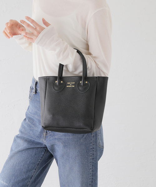 OUTDOOR PRODUCTS（アウトドアプロダクツ）の「Y&O EMBOSSED LEATHER TOTE S（クラッチバッグ・レディース・ピンク/ブラック・FREE）」の11枚目の写真