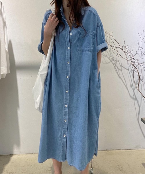 GLAMOROUS JANE(グラマラスジェーン)の「デニムロングシャツワンピース(ワンピース・レディース・ブルー・FREE)」の2枚目の写真