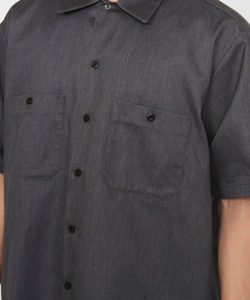 Dickies(ディッキーズ)の「Dickies/ディッキーズ ライト ワークシャツ 半袖 (Japan fit)(シャツ/ブラウス・メンズ・ヘザーグレー/ブラック/ライトベージュ/スカイブルー・LARGE/MEDIUM/X-LARGE)」の15枚目の写真