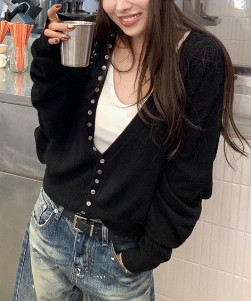 Mela(メラ)の「美ライン リブニット カップ付きタンクトップ(タンクトップ・レディース・ホワイト/ネイビー/グレー/ブラック・FREE)」の5枚目の写真