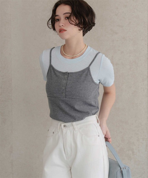 titivate(ティティベイト)の「キャミソールトップスドッキングTシャツ(Tシャツ/カットソー・レディース・ブラック/グレー/ベージュ・L/M)」の3枚目の写真