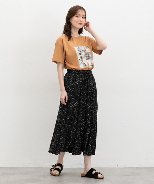 Honeys(ハニーズ)の「【ハニさら・接触冷感・UVカット・遮熱】フォトプリントTシャツ(Tシャツ/カットソー・レディース・オフホワイト/モカ/レッド/スミクロ/オレンジ・L/LL/M/S)」の16枚目の写真