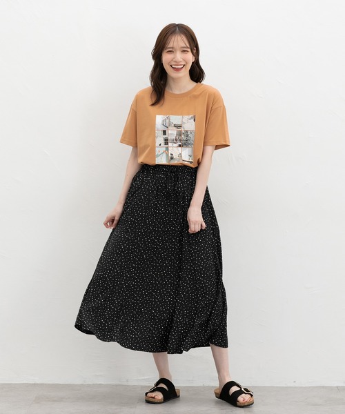 Honeys(ハニーズ)の「【ハニさら・接触冷感・UVカット・遮熱】フォトプリントTシャツ(Tシャツ/カットソー・レディース・オフホワイト/モカ/レッド/スミクロ/オレンジ・L/LL/M/S)」の17枚目の写真