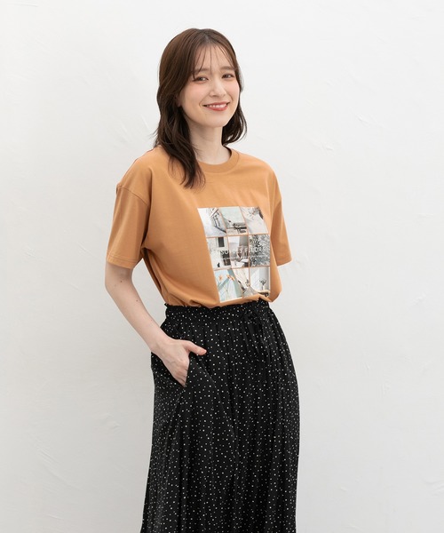 Honeys(ハニーズ)の「【ハニさら・接触冷感・UVカット・遮熱】フォトプリントTシャツ(Tシャツ/カットソー・レディース・オフホワイト/モカ/レッド/スミクロ/オレンジ・L/LL/M/S)」の19枚目の写真