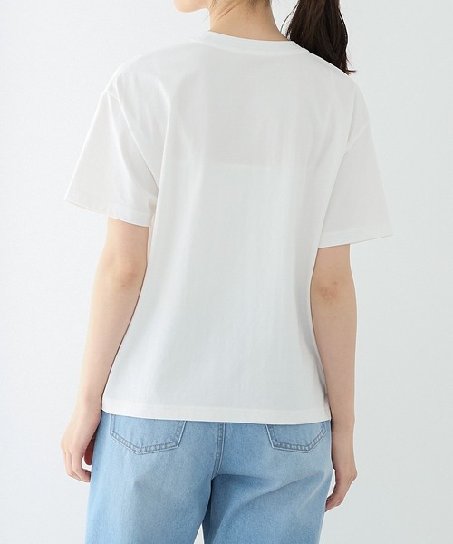Honeys(ハニーズ)の「【ハニさら・接触冷感・UVカット・遮熱】フォトプリントTシャツ(Tシャツ/カットソー・レディース・オフホワイト/モカ/レッド/スミクロ/オレンジ・L/LL/M/S)」の7枚目の写真