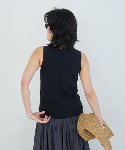 Rouge vif(ルージュヴィフ)の「総針編みノースリーブニット/サマーニット/夏服/オフィス(ニット/セーター・レディース・ダークブラウン/ベージュ/ブラック・フリー)」の11枚目の写真