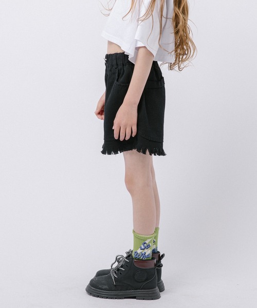 URBAN CHERRY(アーバンチェリー)の「フリンジショートパンツ(その他パンツ・キッズ・ホワイト/ブラック・110cm/120cm/130cm)」の4枚目の写真