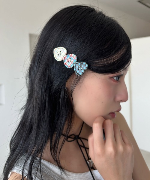 kutir（クティール）の「kutirlune／2セットボタンハートヘアピン（ヘアピン・レディース・ピンク/ブルー/レッド・FREE）」の2枚目の写真