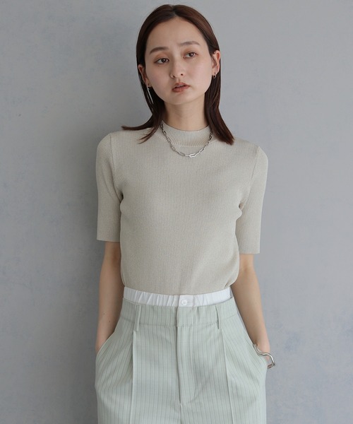 &g'aime(アンジェム)の「【&g'aime 】ラメリブハーフスリーブニット Glitter Ribbed Half-Sleeve Knit(ニット/セーター・レディース・アイボリー/ブラウン/ブラック・FREE)」の4枚目の写真
