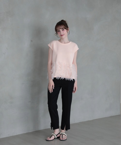M y u(ミュー)の「裾FLOWERチュールTee (フレンチ袖)(Tシャツ/カットソー・レディース・PINK/BLACK/WHITE・ML)」の3枚目の写真
