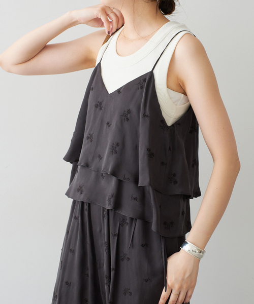 Spick & Span(スピックアンドスパン)の「《追加》TICCA / ティッカ フラワー2wayビスチェ(キャミソール・レディース・グレー・FREE)」の14枚目の写真