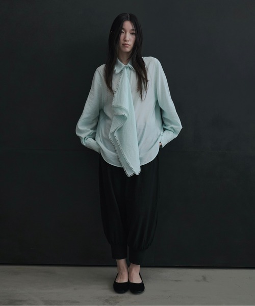 FEKETE(フェケテ)の「mulch-way scarf shirt / スカーフ付きマルチWAYシャツブラウス(シャツ/ブラウス・レディース・オフホワイト/サックスブルー/ミント・SMALL/LARGE/MEDIUM)」の10枚目の写真