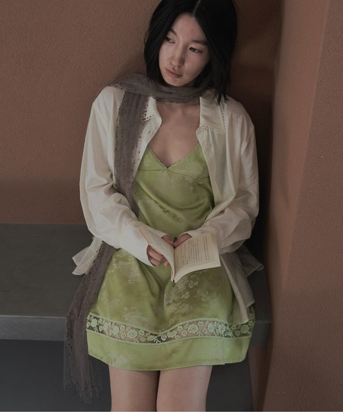 FEKETE(フェケテ)の「mulch-way scarf shirt / スカーフ付きマルチWAYシャツブラウス(シャツ/ブラウス・レディース・オフホワイト/サックスブルー/ミント・SMALL/LARGE/MEDIUM)」の6枚目の写真