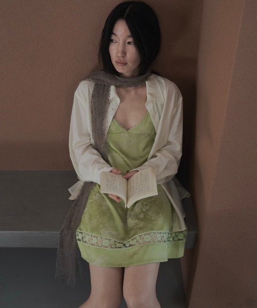 FEKETE(フェケテ)の「mulch-way scarf shirt / スカーフ付きマルチWAYシャツブラウス(シャツ/ブラウス・レディース・オフホワイト/サックスブルー/ミント・SMALL/LARGE/MEDIUM)」の11枚目の写真
