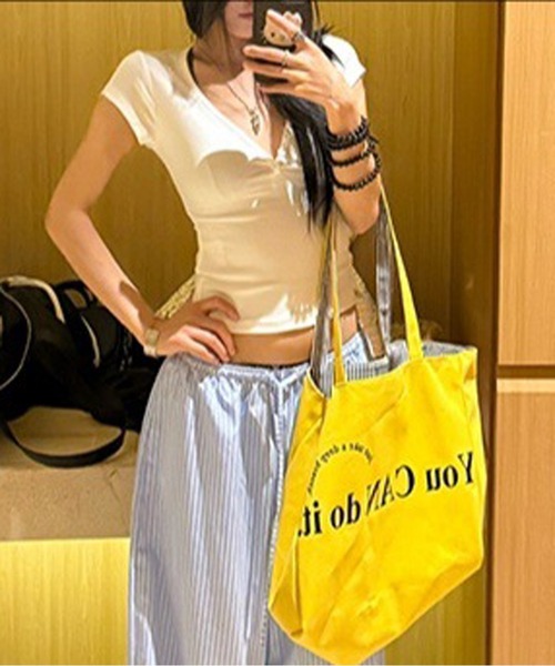 Chiina(チーナ)の「【Chiina】フロントボタンヘンリーネック リブトップス(Tシャツ/カットソー・レディース・ブラック/ホワイト/グレー・FREE)」の4枚目の写真