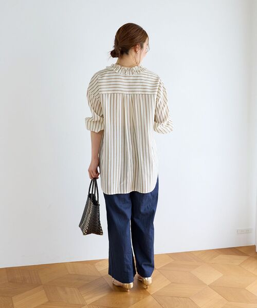 le.coeur blanc(ルクールブラン)の「フリルカラーストライプブラウス(シャツ/ブラウス・レディース・ホワイト系その他2/ベージュ系その他2・38)」の6枚目の写真