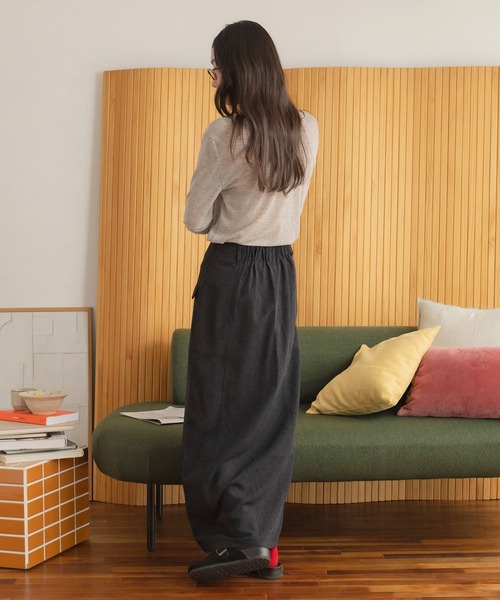 HEILIS(ヘイリス)の「ドット柄フラップポケットスカート/ ロングスカート ラップスカート ラップ風スカート ドット柄 水玉 ポケットスカート Iラインスカート ナロースカート ロング丈 韓国ファッション カジュアル デイリー 秋 秋服 秋コーデ 秋冬 秋冬コーデ 長袖コーデ ニットコーデ スウェットコーデ レイヤード ブラック グレー(スカート・レディース・ブラック/グレー・FREE)」の14枚目の写真
