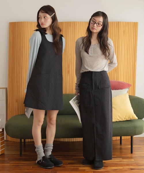 HEILIS(ヘイリス)の「ドット柄フラップポケットスカート/ ロングスカート ラップスカート ラップ風スカート ドット柄 水玉 ポケットスカート Iラインスカート ナロースカート ロング丈 韓国ファッション カジュアル デイリー 秋 秋服 秋コーデ 秋冬 秋冬コーデ 長袖コーデ ニットコーデ スウェットコーデ レイヤード ブラック グレー(スカート・レディース・ブラック/グレー・FREE)」の15枚目の写真