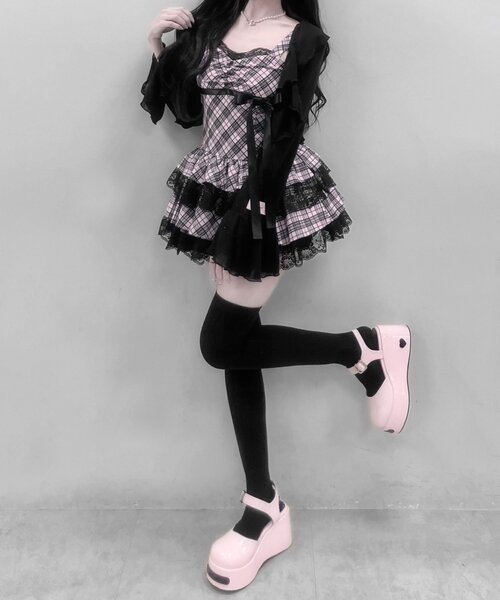 OLIVE des OLIVE(オリーブデオリーブ)の「【インフルエンサー企画】miko many frill bolero(カーディガン/ボレロ・レディース・ピンク/ブラック・FREE)」の11枚目の写真