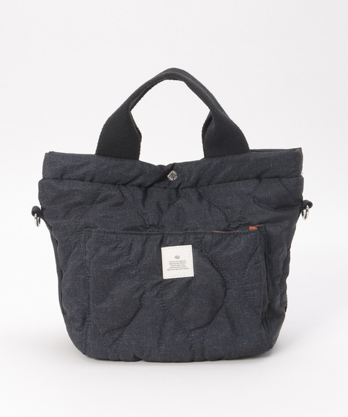 ikka(イッカ)の「キルティングミニトート(トートバッグ・レディース・ブラック/オフホワイト/テラコッタ/カーキ/グレー/ブルー系・FREE)」の6枚目の写真
