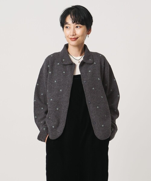 UNITED ARROWS(ユナイテッドアローズ)の「エンブロイダリー ニット カーディガン(カーディガン/ボレロ・レディース・ブラック/レッド/ダークグレー・FREE)」の2枚目の写真