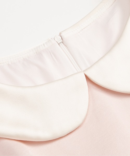 LA POMME petit（ラポミ・プチ）の「Elegant Collar Waisted Satin Midi Dress/エレガント襟付きウエストシェイプサテンミディ丈ドレス（ワンピース・レディース・ピンク・FREE）」の4枚目の写真