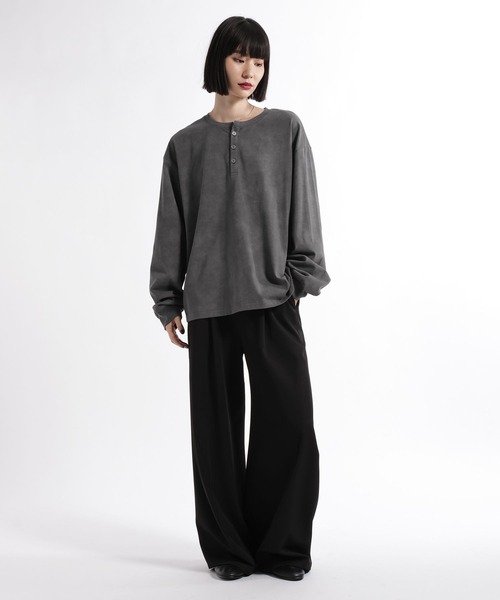 HARE(ハレ)の「ピグメントバックプリントヘンリーネックカット(HARE)(Tシャツ/カットソー・メンズ・ブラウン/グレー/ブラック・FREE)」の8枚目の写真