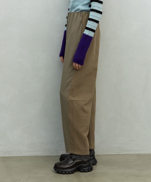 MARECHAL TERRE(マルシャルテル)の「コンビネーションタックギャザーパンツ(その他パンツ・レディース・ベージュ/チャコールグレー/カーキ/ブラック・MEDIUM)」の11枚目の写真