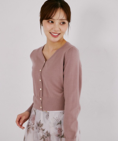tocco closet(トッコ クローゼット)の「シルクプロテインVネックショート丈カーディガン(カーディガン/ボレロ・レディース・ブラック/ボルドー/アイボリー/モカ・M)」の8枚目の写真