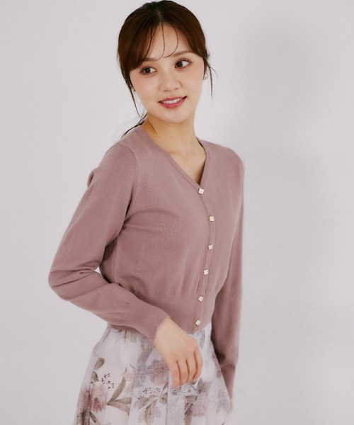 tocco closet(トッコ クローゼット)の「シルクプロテインVネックショート丈カーディガン(カーディガン/ボレロ・レディース・ブラック/ボルドー/アイボリー/モカ・M)」の6枚目の写真
