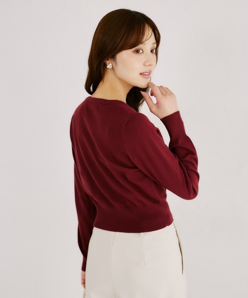 tocco closet(トッコ クローゼット)の「シルクプロテインVネックショート丈カーディガン(カーディガン/ボレロ・レディース・ブラック/ボルドー/アイボリー/モカ・M)」の16枚目の写真