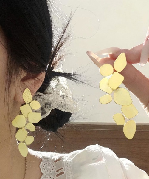 Miniministore(ミニミニストア)の「大ぶりロングピアス変形メタルプレート(ピアス(両耳用)・レディース・シルバー/ゴールド・FREE)」の8枚目の写真