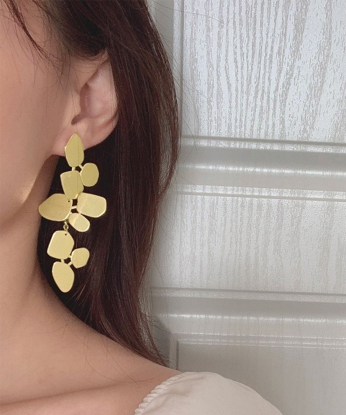 Miniministore(ミニミニストア)の「大ぶりロングピアス変形メタルプレート(ピアス(両耳用)・レディース・シルバー/ゴールド・FREE)」の10枚目の写真