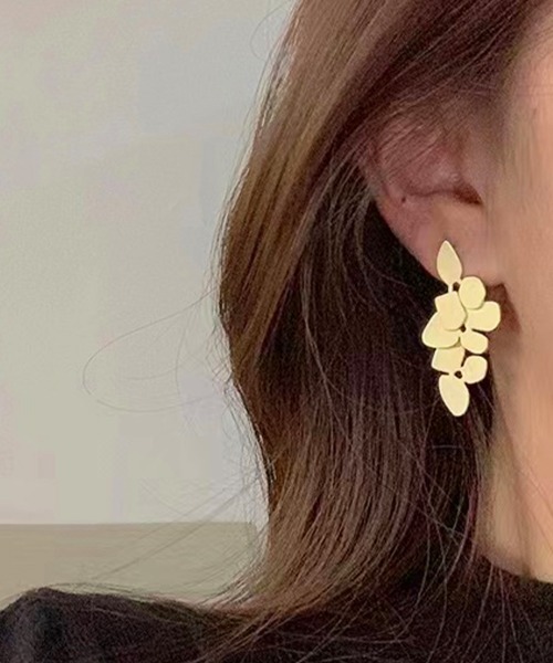 Miniministore(ミニミニストア)の「大ぶりロングピアス変形メタルプレート(ピアス(両耳用)・レディース・シルバー/ゴールド・FREE)」の11枚目の写真