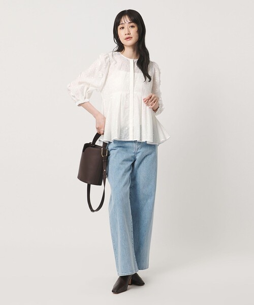 UNITED ARROWS(ユナイテッドアローズ)の「3Dフラワー ペプラム ブラウス ‐ウォッシャブル‐(シャツ/ブラウス・レディース・ホワイト/ブラック・FREE)」の10枚目の写真