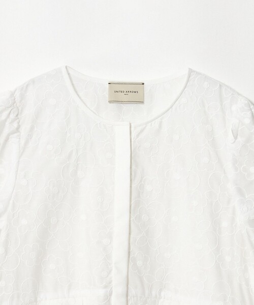 UNITED ARROWS(ユナイテッドアローズ)の「3Dフラワー ペプラム ブラウス ‐ウォッシャブル‐(シャツ/ブラウス・レディース・ホワイト/ブラック・FREE)」の15枚目の写真