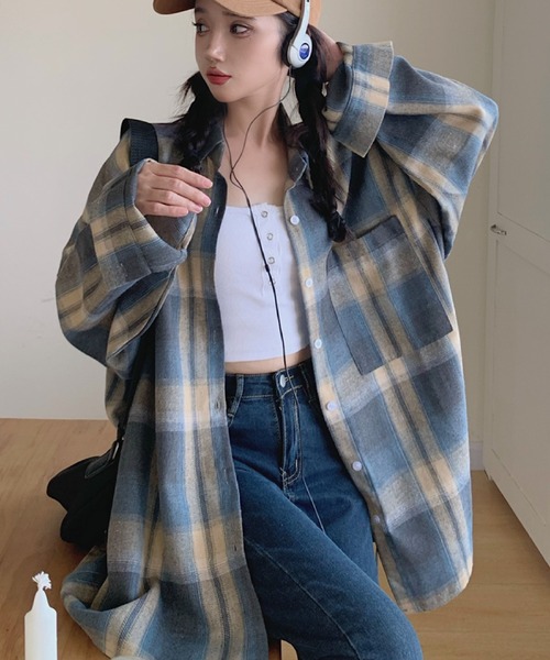 2ly2(トゥーリートゥー)の「チェック柄 オーバーサイズ 長袖シャツ ビッグシルエット 羽織り(シャツ/ブラウス・レディース・グレー・FREE)」の3枚目の写真