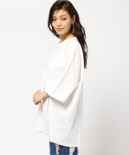 MOUSSY（マウジー）の「BIG SQUARE TEE J（Tシャツ/カットソー・レディース・ブラウン/ネイビー/オフホワイト・FREE）」の5枚目の写真