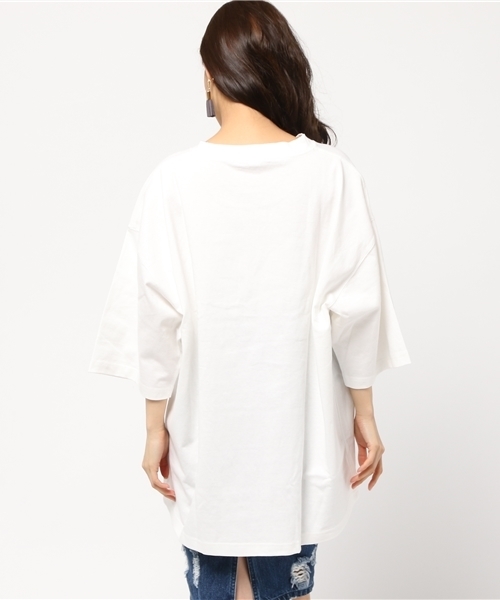 MOUSSY（マウジー）の「BIG SQUARE TEE J（Tシャツ/カットソー・レディース・ブラウン/ネイビー/オフホワイト・FREE）」の6枚目の写真