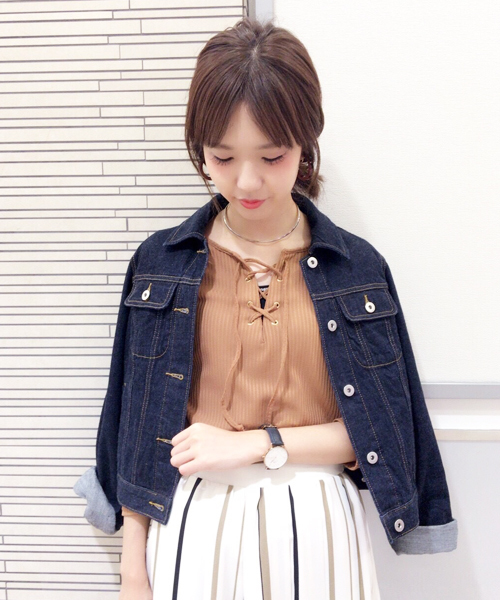 mysty woman（ミスティウーマン）の「ベアテレコ編み上げ２WAYロンT（Tシャツ/カットソー・レディース・キャメル/レッド系その他/ブラック/オフホワイト・FREE）」の4枚目の写真