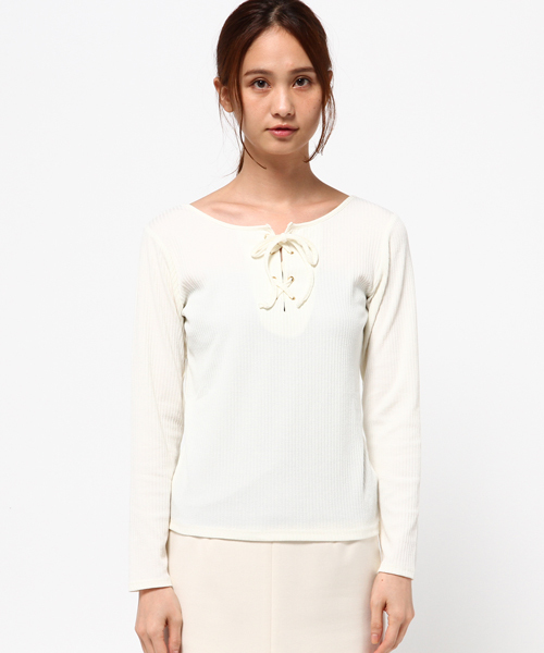 mysty woman（ミスティウーマン）の「ベアテレコ編み上げ２WAYロンT（Tシャツ/カットソー・レディース・キャメル/レッド系その他/ブラック/オフホワイト・FREE）」の5枚目の写真