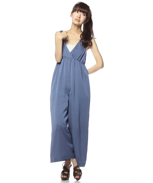 BEAMS LIGHTS Women's(ビームスライツ ウィメンズ)の「BEAMS LIGHTS / スパンサテン オールインワン(つなぎ/オールインワン・レディース・ブラック/ブラウン系その他/ブルー・ONE SIZE)」の1枚目の写真