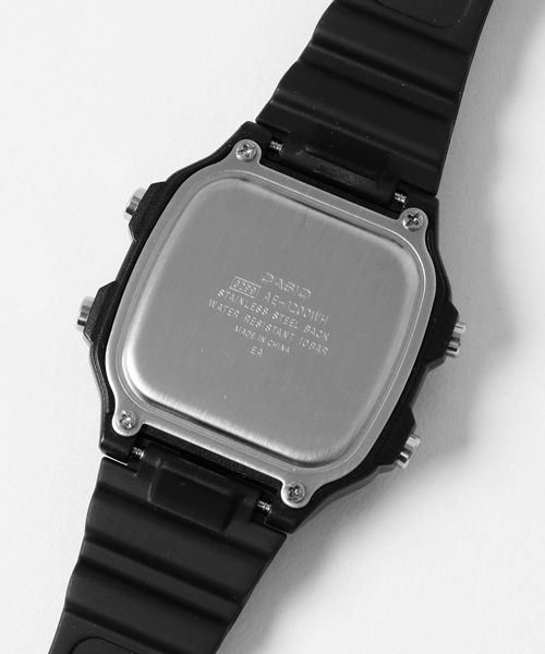 CASIO（カシオ）の「CASIO カシオ / スタンダード デジタルウォッチ ラバーベルト 100M防水 腕時計 クォーツ ラバーベルト // AE-1200WH-1A AE-1200WH-1B（デジタル腕時計・メンズ・ブラック×ゴールド/ブラック×シルバー/ブラック×ブラック・FREE）」の6枚目の写真