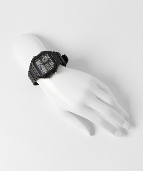 CASIO（カシオ）の「CASIO カシオ / スタンダード デジタルウォッチ ラバーベルト 100M防水 腕時計 クォーツ ラバーベルト // AE-1200WH-1A AE-1200WH-1B（デジタル腕時計・メンズ・ブラック×ゴールド/ブラック×シルバー/ブラック×ブラック・FREE）」の7枚目の写真