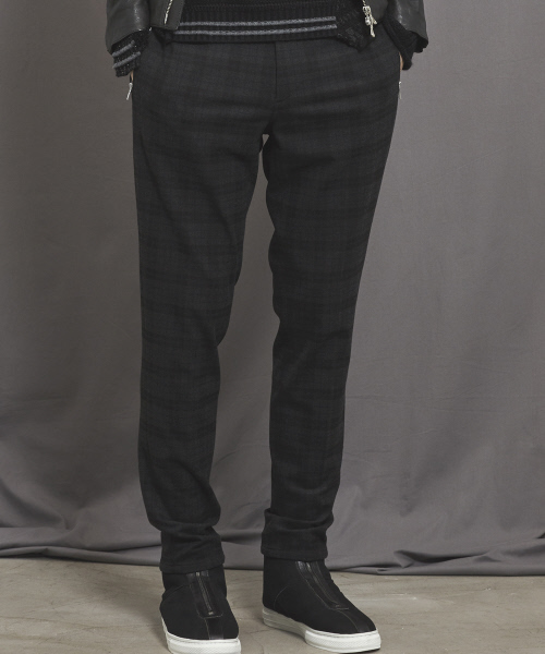 5351 POUR LES HOMMES(ゴーサンゴーイチプールオム)の「2WAYストレッチチェックトラウザーパンツ(その他パンツ・メンズ・チャコールグレー/ブラック・44/46/48/50)」の1枚目の写真