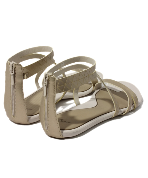 モード感漂うグラディエーターサンダル/追跡有 NIKE（ナイキ）の「WMNS NIKE HALCYON GLADIATOR ﾊﾙｼｵﾝ